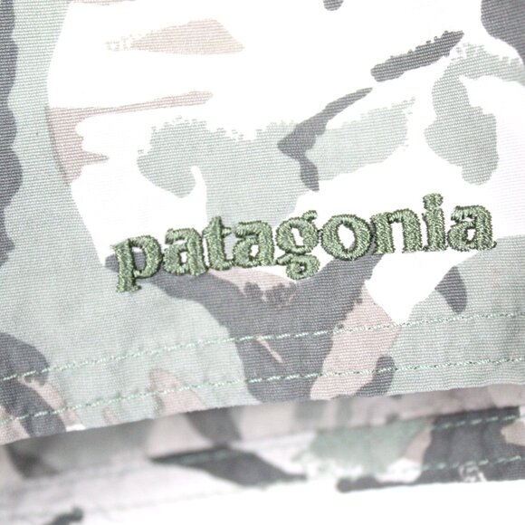 Patagonia Shorts Men's 30 Green Camo Wavefarer Stand Up Button Fly Hybrid Swim - Picture 3 of 7